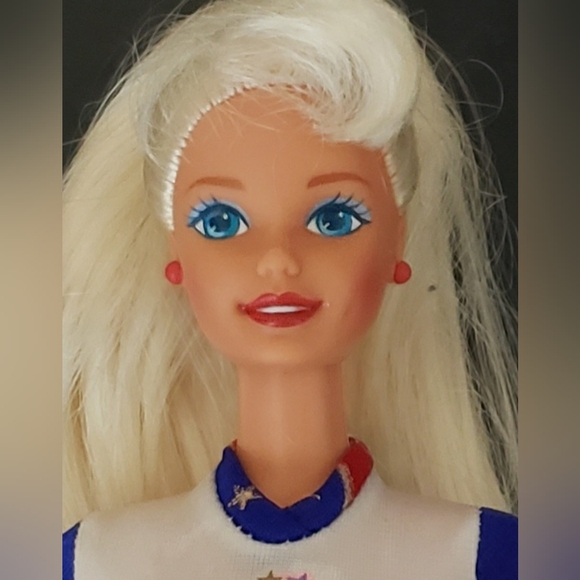Vintage 1996 Barbie doll Platinum Blonde Olympic Gymnast Atlanta Games w Tote - Picture 1 of 8